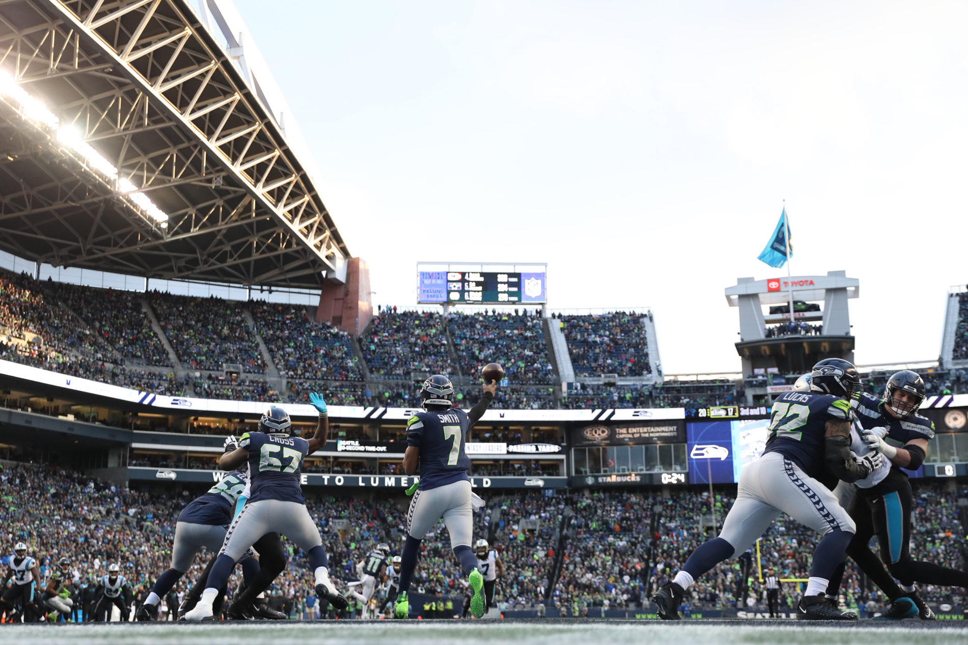 Seattle Seahawks Quarterback Geno Smith throws a pass against the Carolina Panthers at Lumen Field