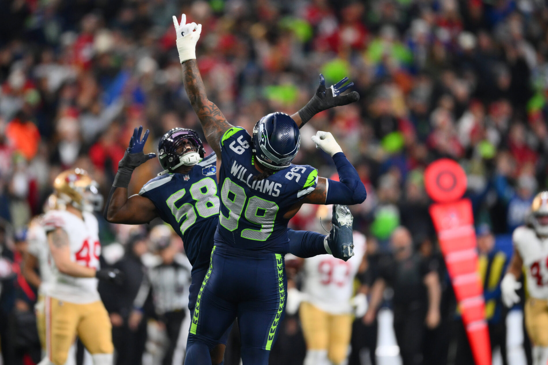 Seahawks Defense vs Patriots Offense Super Bowl 60 Derick Hall Loenard Williams